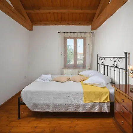 Holiday Home Villa Frapi - Pzn321 Pazin